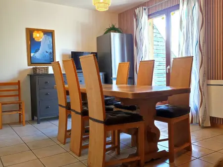 Chalet Mitoyen 7p avec Piscine, Sauna, Parking Gratuit et Proche Commerces - Photo 1