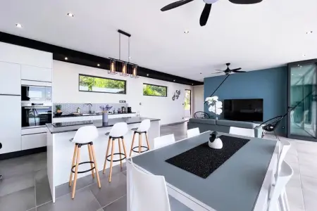 Maison à Bouillante, Villa à Bouillante avec piscine à débordement - Photo 16