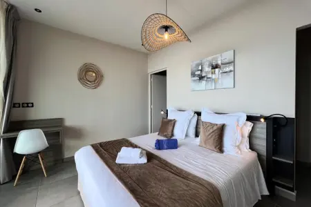 Maison à Bouillante, Villa à Bouillante avec piscine à débordement - Photo 20