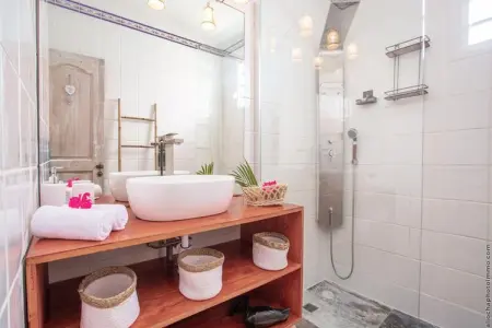 Maison à Le Robert, Villa à Robert Bay avec piscine et jacuzzi - Photo 24