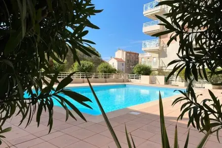 06ai - Beau Studio R&eacute;nov&eacute; - Vue Mer Et Piscine, Appartement à Golfe Juan près des plages - Photo 1