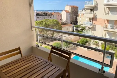 06ai - Beau Studio R&eacute;nov&eacute; - Vue Mer Et Piscine, Appartement à Golfe Juan près des plages - Photo 3