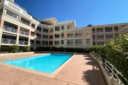 06ai - Beau Studio R&eacute;nov&eacute; - Vue Mer Et Piscine, Appartement à Golfe Juan près des plages - Photo 5