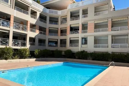 06ai - Beau Studio R&eacute;nov&eacute; - Vue Mer Et Piscine, Appartement à Golfe Juan près des plages - Photo 8