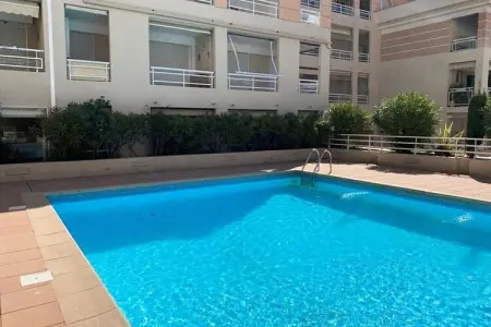 06ai - Beau Studio R&eacute;nov&eacute; - Vue Mer Et Piscine, Appartement à Golfe Juan près des plages - Photo 9