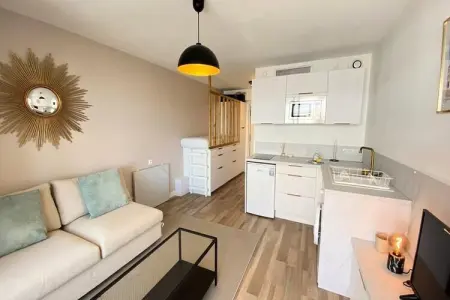 06ai - Beau Studio R&eacute;nov&eacute; - Vue Mer Et Piscine, Appartement à Golfe Juan près des plages - Photo 15