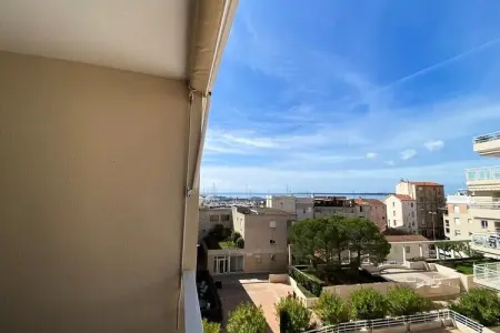 06ai - Beau Studio R&eacute;nov&eacute; - Vue Mer Et Piscine, Appartement à Golfe Juan près des plages - Photo 26