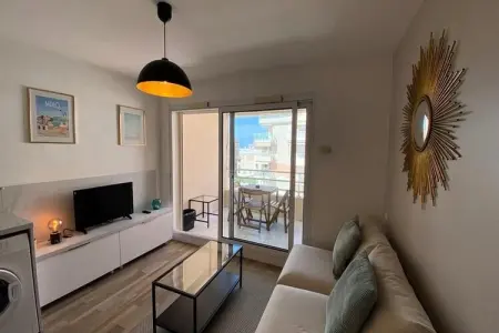 06ai - Beau Studio R&eacute;nov&eacute; - Vue Mer Et Piscine, Appartement à Golfe Juan près des plages - Photo 27