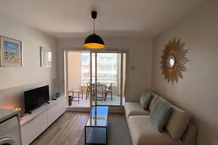 06ai - Beau Studio R&eacute;nov&eacute; - Vue Mer Et Piscine, Appartement à Golfe Juan près des plages - Photo 30