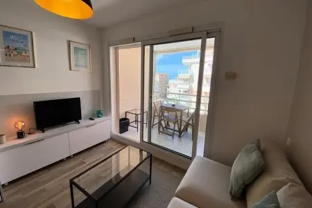 06ai - Beau Studio R&eacute;nov&eacute; - Vue Mer Et Piscine, Appartement à Golfe Juan près des plages - Photo 32