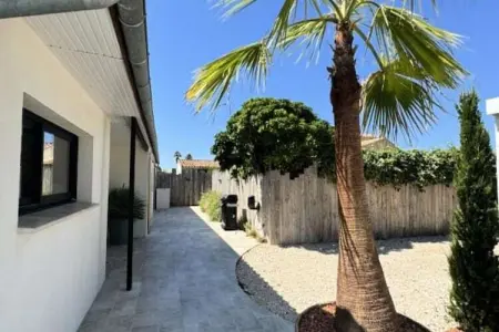 Résidence La Perle Rose Villa Standing 5 &eacute;toiles Avec Piscine Jacuzzi Et Superbe Vue, Villa à Aigues-Mortes avec Piscine & Vue - Photo 20