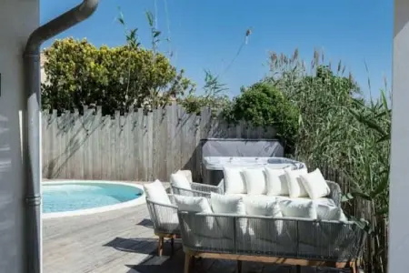Résidence La Perle Rose Villa Standing 5 &eacute;toiles Avec Piscine Jacuzzi Et Superbe Vue, Villa à Aigues-Mortes avec Piscine & Vue - Photo 129