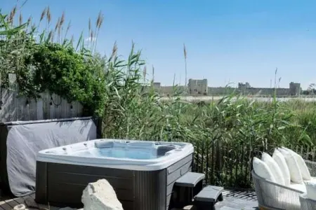 Résidence La Perle Rose Villa Standing 5 &eacute;toiles Avec Piscine Jacuzzi Et Superbe Vue, Villa à Aigues-Mortes avec Piscine & Vue - Photo 144