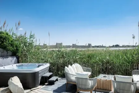 Résidence La Perle Rose Villa Standing 5 &eacute;toiles Avec Piscine Jacuzzi Et Superbe Vue, Villa à Aigues-Mortes avec Piscine & Vue - Photo 153