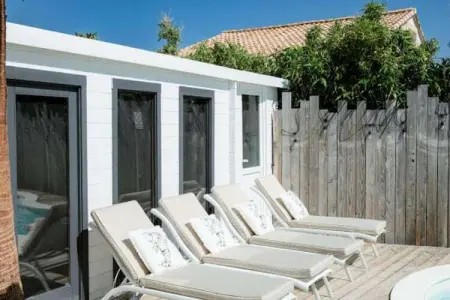 Résidence La Perle Rose Villa Standing 5 &eacute;toiles Avec Piscine Jacuzzi Et Superbe Vue, Villa à Aigues-Mortes avec Piscine & Vue - Photo 154
