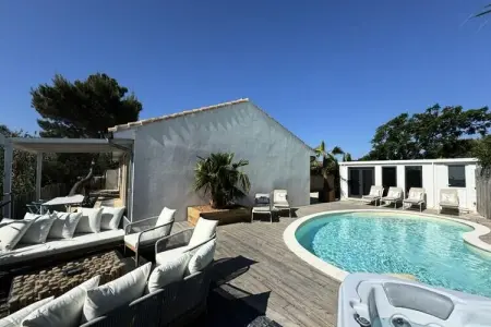 Résidence La Perle Rose Villa Standing 5 &eacute;toiles Avec Piscine Jacuzzi Et Superbe Vue, Villa à Aigues-Mortes avec Piscine & Vue - Photo 179