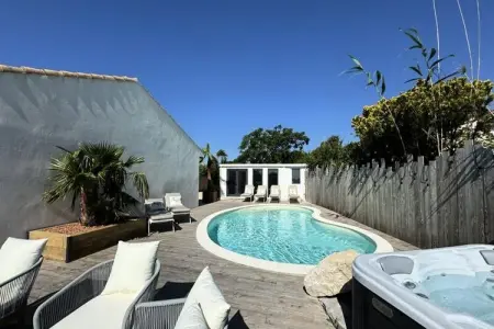 Résidence La Perle Rose Villa Standing 5 &eacute;toiles Avec Piscine Jacuzzi Et Superbe Vue, Villa à Aigues-Mortes avec Piscine & Vue - Photo 186