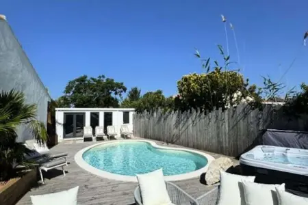 Résidence La Perle Rose Villa Standing 5 &eacute;toiles Avec Piscine Jacuzzi Et Superbe Vue, Villa à Aigues-Mortes avec Piscine & Vue - Photo 188