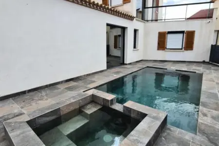 Le Luxe Entre Mer Et &eacute;tang Soir&eacute;es Interdites, Villa près de la Plage avec Piscine et Jacuzzi - Photo 16