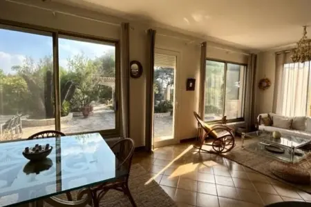 Villa Secret Du Jardin Face &agrave; La Mer, Villa à Frontignan avec Plage Privée - Photo 11