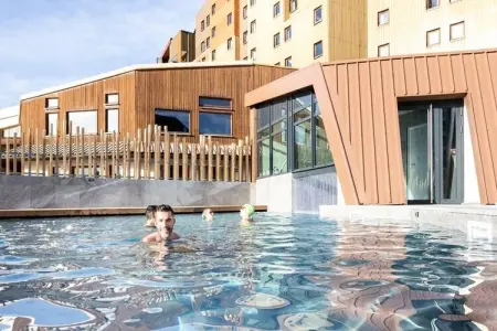 Village Club MMV Les Bergers **** - Pension complète, Maison de vacances à l'Alpe d'Huez avec piscine - Photo 9