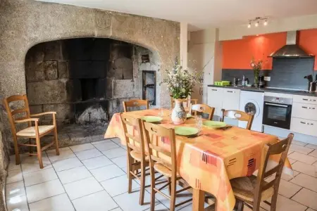 Gîte de France Le gîte gévaudan, 6/7 personnes au bacon 2 épis, Gîte à Bacon avec sentiers de randonnée - Photo 1