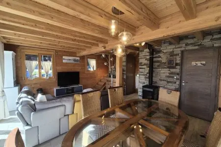 **chalet D'exception &agrave; Louer &agrave; La F&eacute;claz &ndash; 4 Chambres, 10 Couchages, Chalet à La Féclaz avec Accès Ski - Photo 2