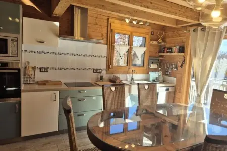 **chalet D'exception &agrave; Louer &agrave; La F&eacute;claz &ndash; 4 Chambres, 10 Couchages, Chalet à La Féclaz avec Accès Ski - Photo 3
