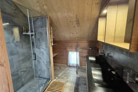 **chalet D'exception &agrave; Louer &agrave; La F&eacute;claz &ndash; 4 Chambres, 10 Couchages, Chalet à La Féclaz avec Accès Ski - Photo 33
