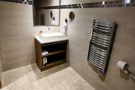 Résidence La Source des Arcs***** - Chalet des Neiges, Appartement 2 Pièces Cabine 4 Personnes PMR - Photo 13