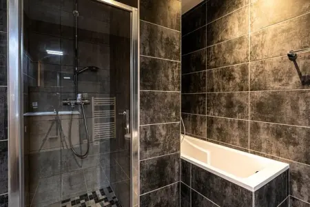 AlpChalets Portes du Soleil *****, Appartement dans les Alpes avec piscine et jacuzzi - Photo 68