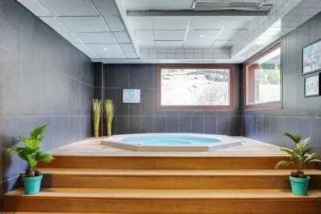 Résidence Les Portes du Mont Blanc ****, Appartement à Vallorcine avec spa et piscine - Photo 6