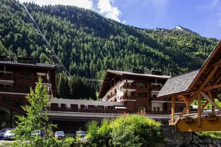 Résidence Les Portes du Mont Blanc ****, Appartement à Vallorcine avec piscine chauffée - Photo 2
