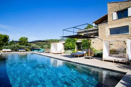 Villa De Haut Standing - 4 Chambres - Piscine, Villa à Gordes avec piscine chauffée - Photo 2