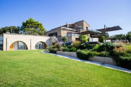 Villa De Haut Standing - 4 Chambres - Piscine, Villa à Gordes avec piscine chauffée - Photo 3