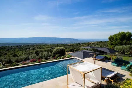 Villa De Haut Standing - 4 Chambres - Piscine, Villa à Gordes avec piscine chauffée - Photo 10