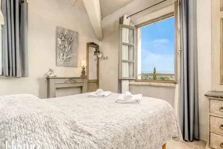 Loggia 9 Pin | R&eacute;sidence Les Petitons, Appartement à Oppède avec piscine chauffée - Photo 6