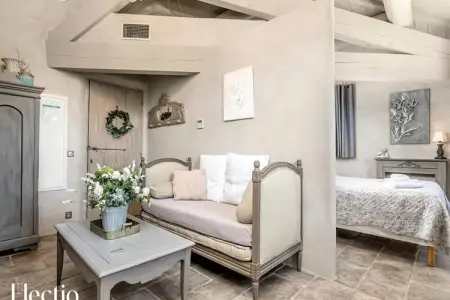 Loggia 9 Pin | R&eacute;sidence Les Petitons, Appartement à Oppède avec piscine chauffée - Photo 10