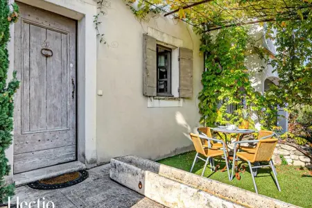 Loggia 2 Glycine | R&eacute;sidence Les Petitons, Appartement à Oppéde avec piscine chauffée - Photo 13