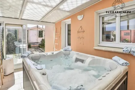 Maison à Les Sables d'Olonne, Villa aux Sables avec piscine et jacuzzi - Photo 6