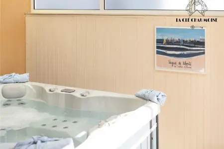 Maison à Les Sables d'Olonne, Villa aux Sables avec piscine et jacuzzi - Photo 7