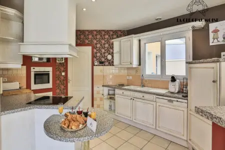 Maison à Les Sables d'Olonne, Villa aux Sables avec piscine et jacuzzi - Photo 16