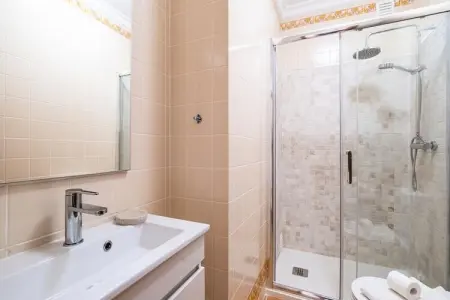 Appartements à Gale, Villa à Galé avec piscine et plages - Photo 23