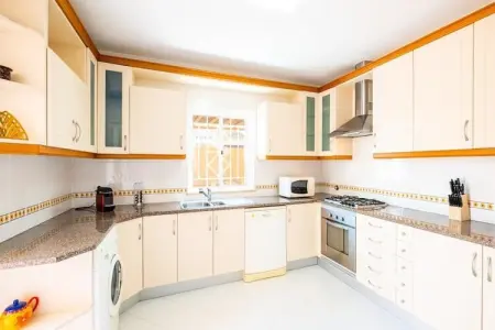 Maison à Albufeira, Villa près de la plage de Gale avec piscine privée - Photo 6