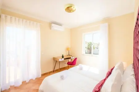 Maison à Albufeira, Villa près de la plage de Gale avec piscine privée - Photo 11