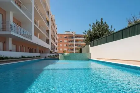 Central Modern 2-bed Apartment Arma&ccedil;&atilde;o De Pera, Appartement à Armação de Pêra près de la plage - Photo 1