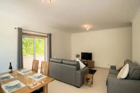 Central Modern 2-bed Apartment Arma&ccedil;&atilde;o De Pera, Appartement à Armação de Pêra près de la plage - Photo 2