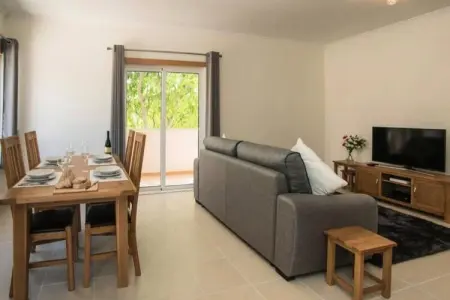 Central Modern 2-bed Apartment Arma&ccedil;&atilde;o De Pera, Appartement à Armação de Pêra près de la plage - Photo 3
