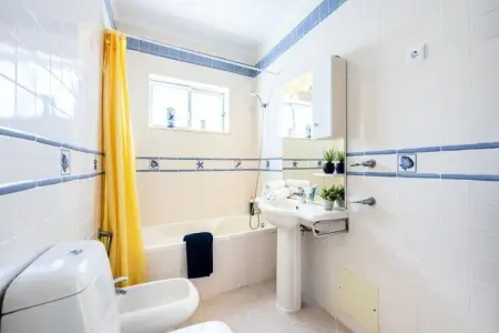 Villa Dos Netos Albufeira, Villa à Galé avec piscine près São Lourenço - Photo 17