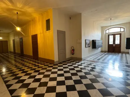Studio de charme rénové en centre-ville, animaux admis - Photo 12